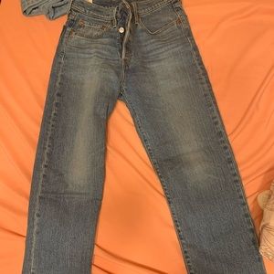 Dark Levis Jeans